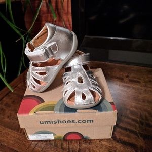 Umi sandals